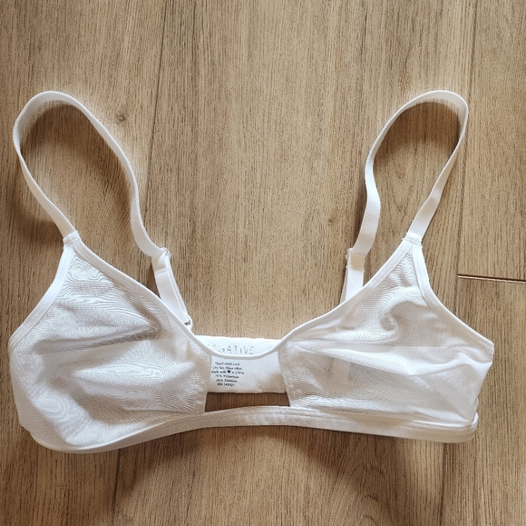 Negative bras - Picture 2 of 5